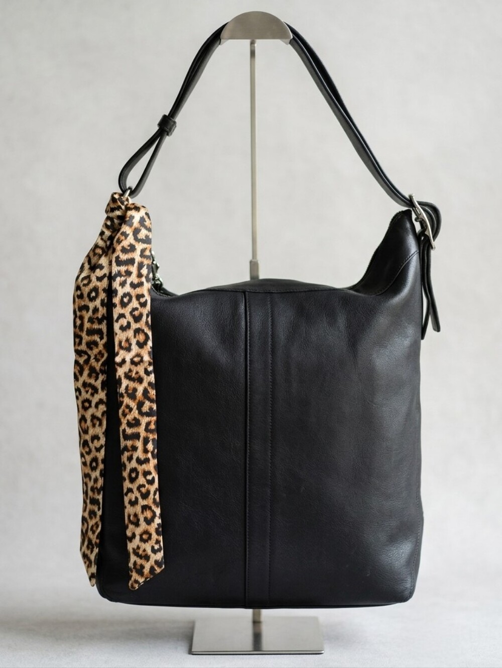 Coach Black Leather Hobo Shoulder Bag | Zip Top | Adjustable Strap